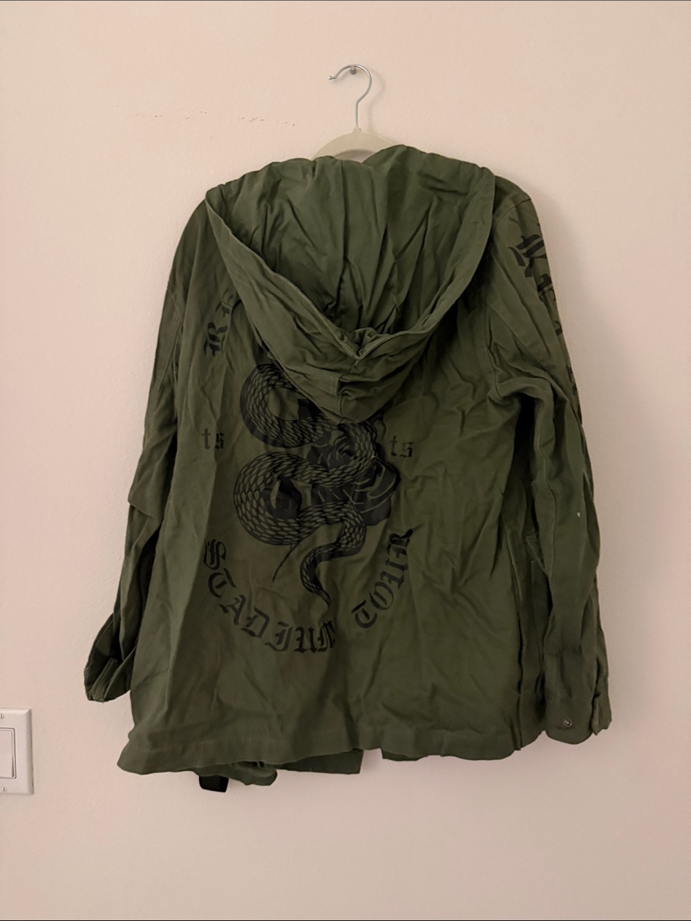 Taylor Swift Reputation Utility Jacket - Picture 6 of 7